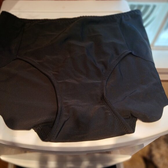 5 PAIRS OF FAMOUS ULA'S BRAND BLACK PANTIES! - Picture 7 of 10